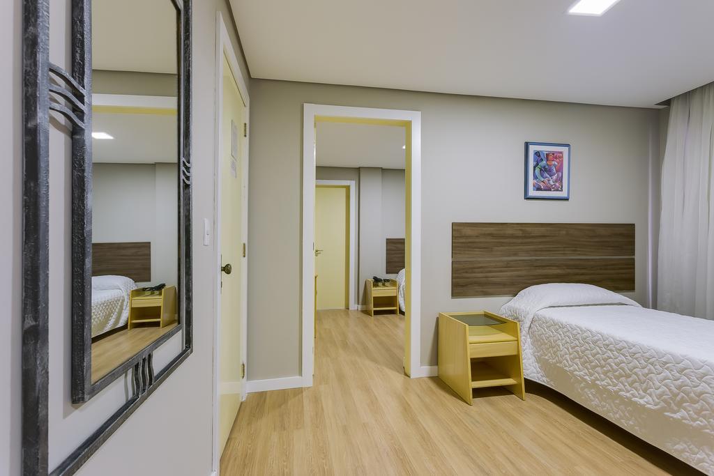 Hotel Lavenue Curitiba Buitenkant foto